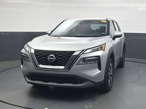 Used 2023 Nissan Rogue SV FWD image 12