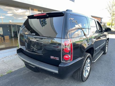 Used 2011 GMC Yukon Denali image 3