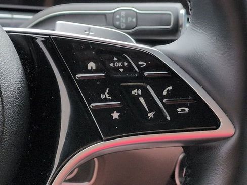 Used 2025 Mercedes-Benz GLE 450e 4MATIC image 33