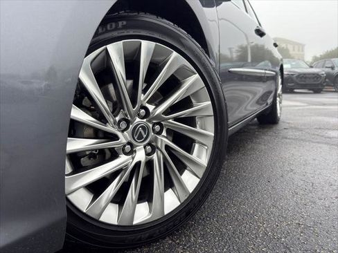 Used 2020 Lexus ES 350 Ultra Luxury w/ Accessory Package 2 FWD image 4