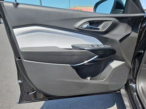 New 2025 Chevrolet Trax LT w/ Driver Confidence Package image 18