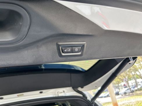 Used 2024 BMW X7 xDrive40i w/ Executive Package image 40