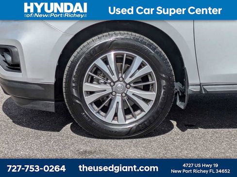 Used 2020 Nissan Pathfinder S image 10