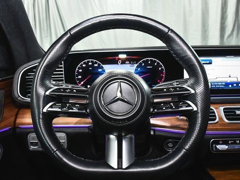 Used 2025 Mercedes-Benz GLS 450 4MATIC image 35