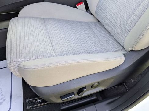 Used 2023 Nissan Rogue SV image 27