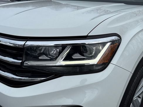 Certified 2023 Volkswagen Atlas Cross Sport SE image 9