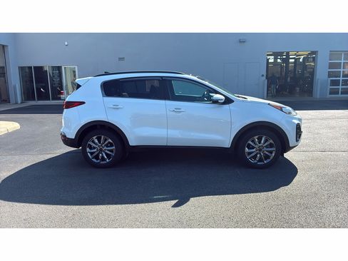 Used 2021 Kia Sportage S w/ S AWD Premium Package image 2