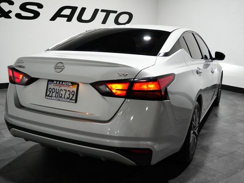 Used 2023 Nissan Altima 2.5 SV image 10