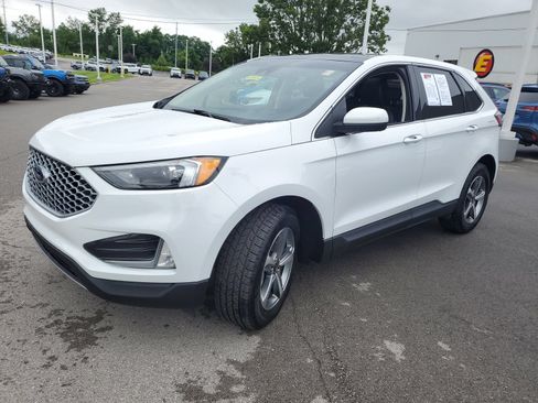 Used 2024 Ford Edge SEL w/ Convenience Package AWD/4WD image 2