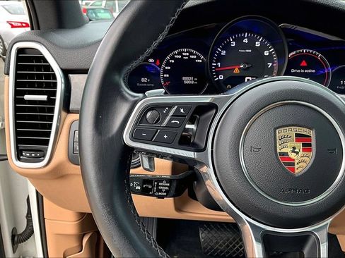 Used 2020 Porsche Cayenne AWD/4WD image 18