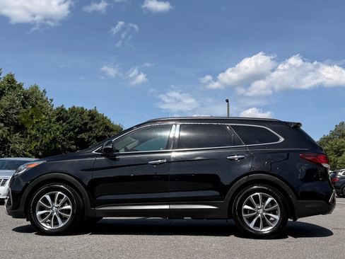 Used 2017 Hyundai Santa Fe SE w/ SE Premium Package 02 FWD image 2