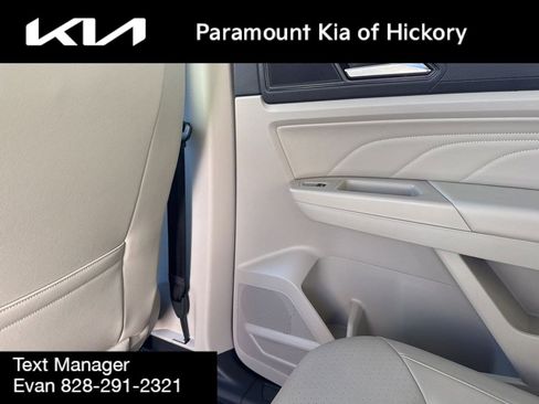 Used 2023 Volkswagen Atlas SE image 17