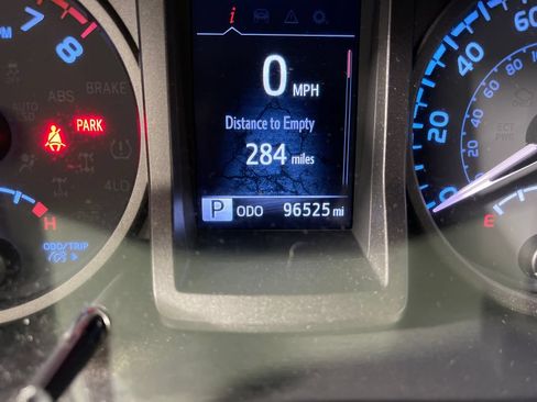 Certified 2021 Toyota Tacoma TRD Off-Road w/ Technology Package AWD/4WD image 19