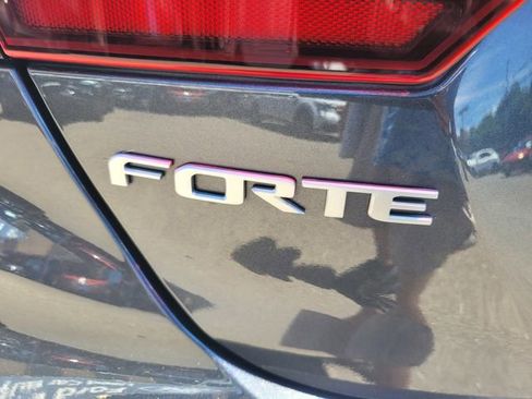 Used 2023 Kia Forte GT w/ GT2 Package FWD image 7
