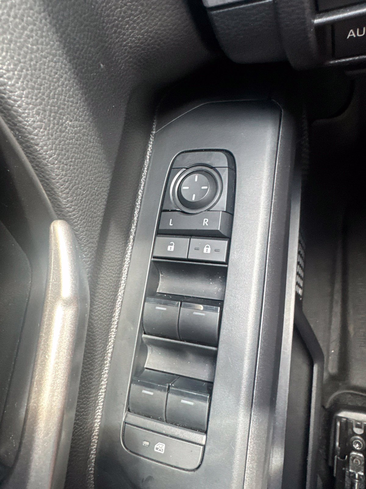 Used 2025 Toyota Tacoma 4x4 Double Cab Hybrid image 23