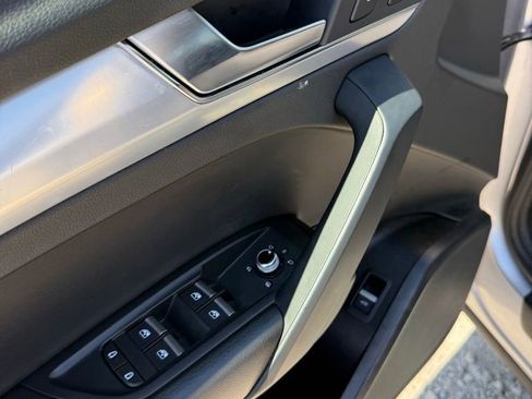 Used 2025 Audi Q5 2.0T Premium image 25