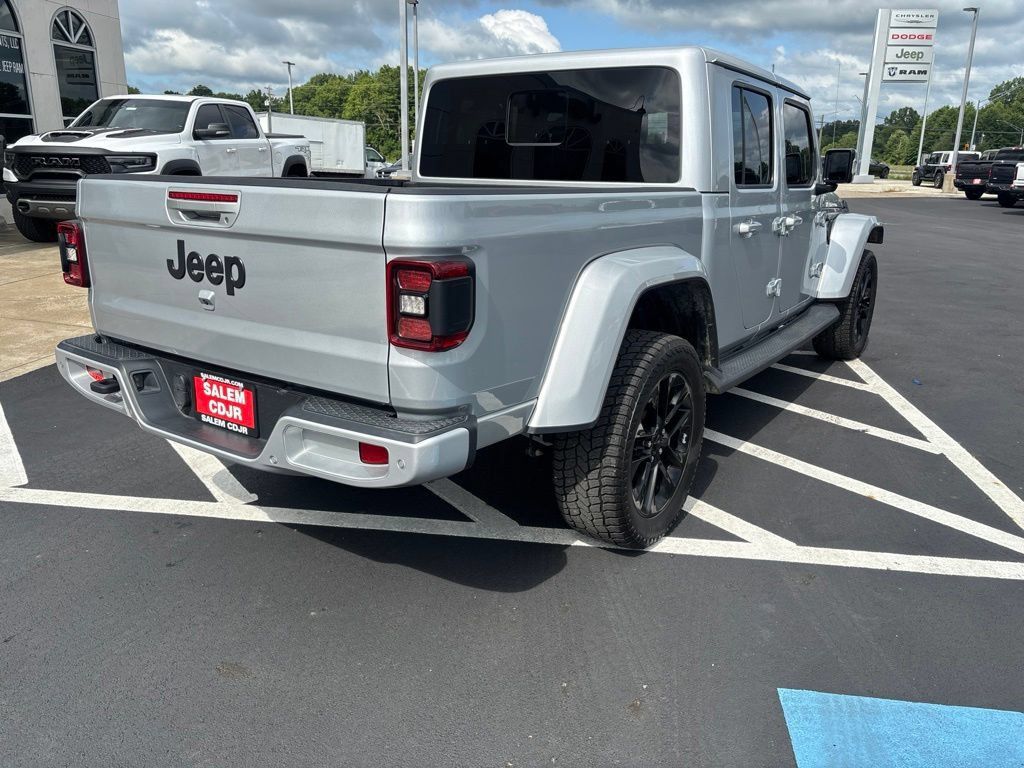 Used 2022 Jeep Gladiator Overland AWD/4WD image 10