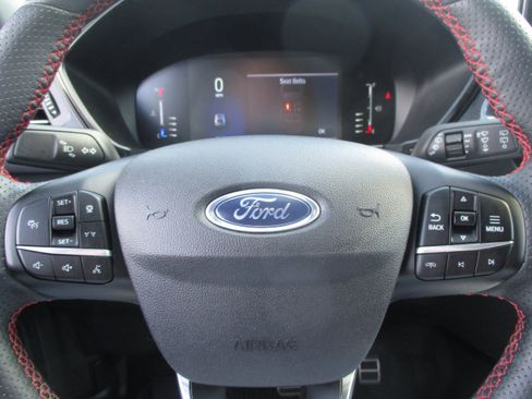 Used 2024 Ford Escape ST-Line w/ Tech Pack #1 AWD/4WD image 18
