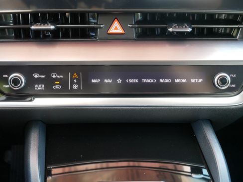 Certified 2024 Kia Sportage EX AWD/4WD image 23