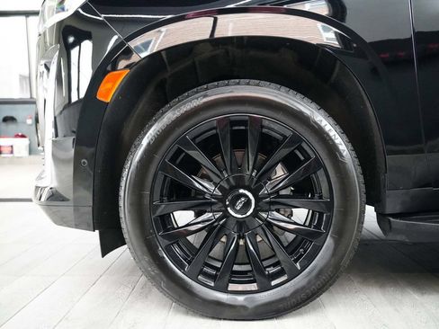 Used 2023 Cadillac Escalade Premium Luxury AWD/4WD image 9