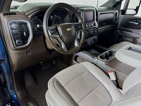 Used 2020 Chevrolet Silverado 2500 LTZ w/ LTZ Premium Package AWD/4WD image 7