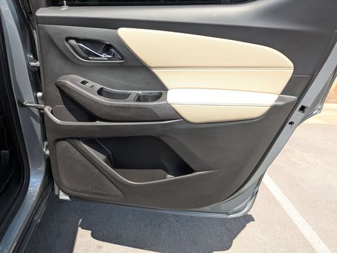 Used 2023 Chevrolet Traverse LS FWD image 30