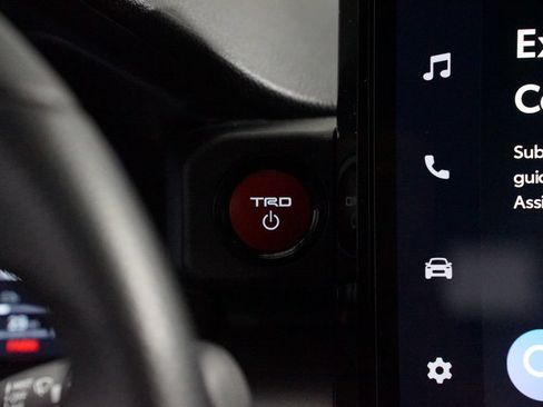 Certified 2025 Toyota 4Runner TRD Off-Road Premium AWD/4WD image 18