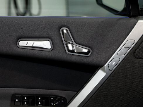 Used 2026 BMW iX xDrive60 w/ M Sport Package AWD/4WD image 14