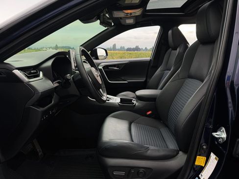Certified 2019 Toyota RAV4 XSE w/ XSE Weather Package AWD/4WD image 9