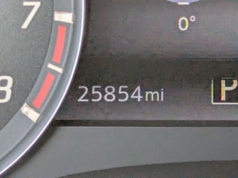 Used 2023 Nissan Frontier SV image 31