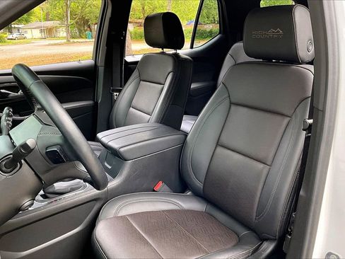 Used 2023 Chevrolet Traverse High Country w/ LPO, Floor Liner Package AWD/4WD image 18