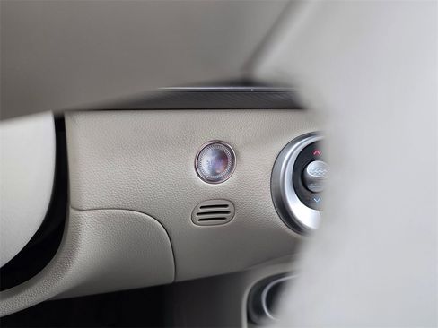 Used 2024 Genesis GV60 RWD image 29