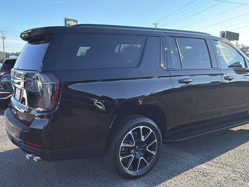 New 2026 Chevrolet Suburban RST w/ Comfort Package AWD/4WD image 8