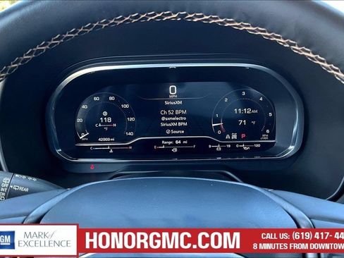 Used 2024 GMC Yukon AT4 w/ AT4 Premium Plus Package AWD/4WD image 14