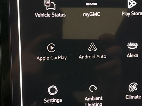 Used 2025 GMC Acadia Denali w/ LPO, All-Weather Package AWD/4WD image 29