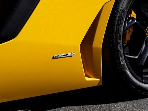 Used 2014 Lamborghini Aventador image 16