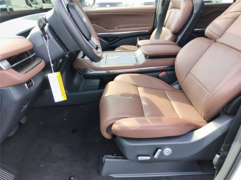 New 2026 Lincoln Navigator L Reserve AWD/4WD image 13