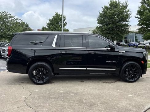 Used 2022 GMC Yukon XL Denali AWD/4WD image 2