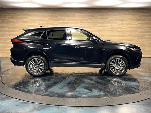 Used 2024 Toyota Venza XLE AWD/4WD image 13