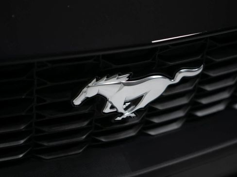 Used 2024 Ford Mustang Convertible image 28