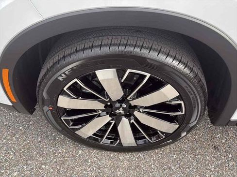 New 2026 Mitsubishi Outlander SE image 10