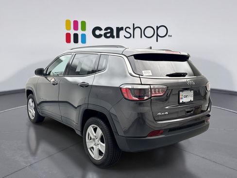 Used 2022 Jeep Compass Latitude w/ Convenience Group AWD/4WD image 3