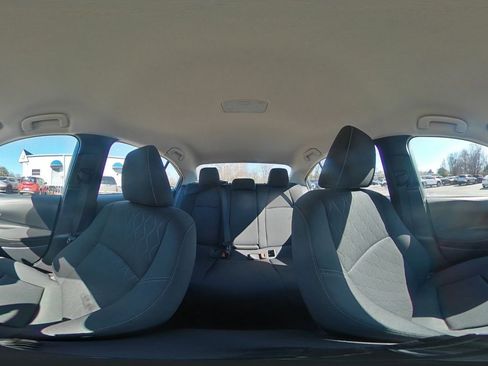 Used 2025 Toyota Corolla LE image 40