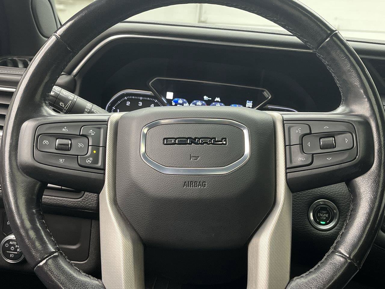 Certified 2021 GMC Yukon Denali w/ Denali Premium Package AWD/4WD image 17