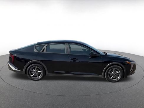 Used 2025 Kia K4 LXS image 16