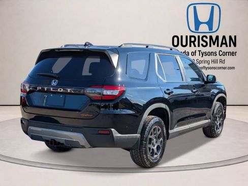 New 2026 Honda Pilot TrailSport image 3