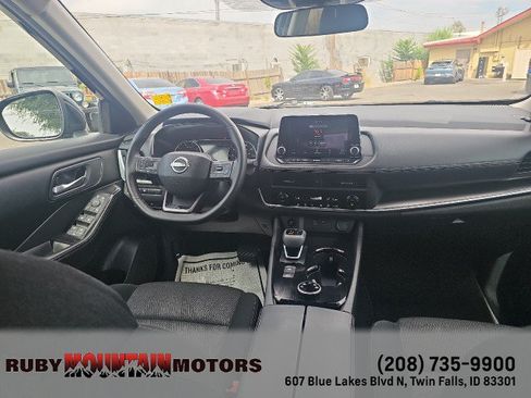 Used 2025 Nissan Rogue SV AWD/4WD image 34