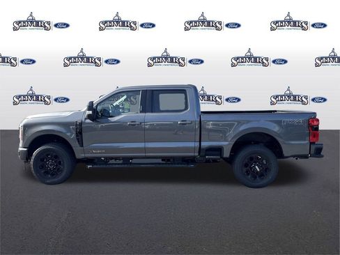 New 2026 Ford F250 Lariat w/ Black Appearance Package image 8