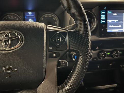 Used 2016 Toyota Tacoma TRD Off-Road image 14