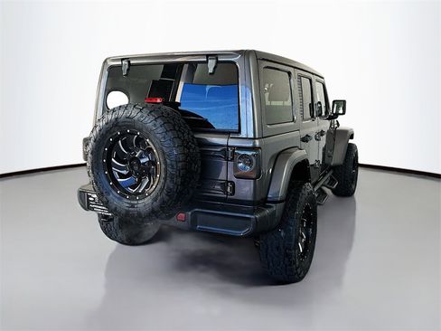 Used 2021 Jeep Wrangler Unlimited Sahara image 7